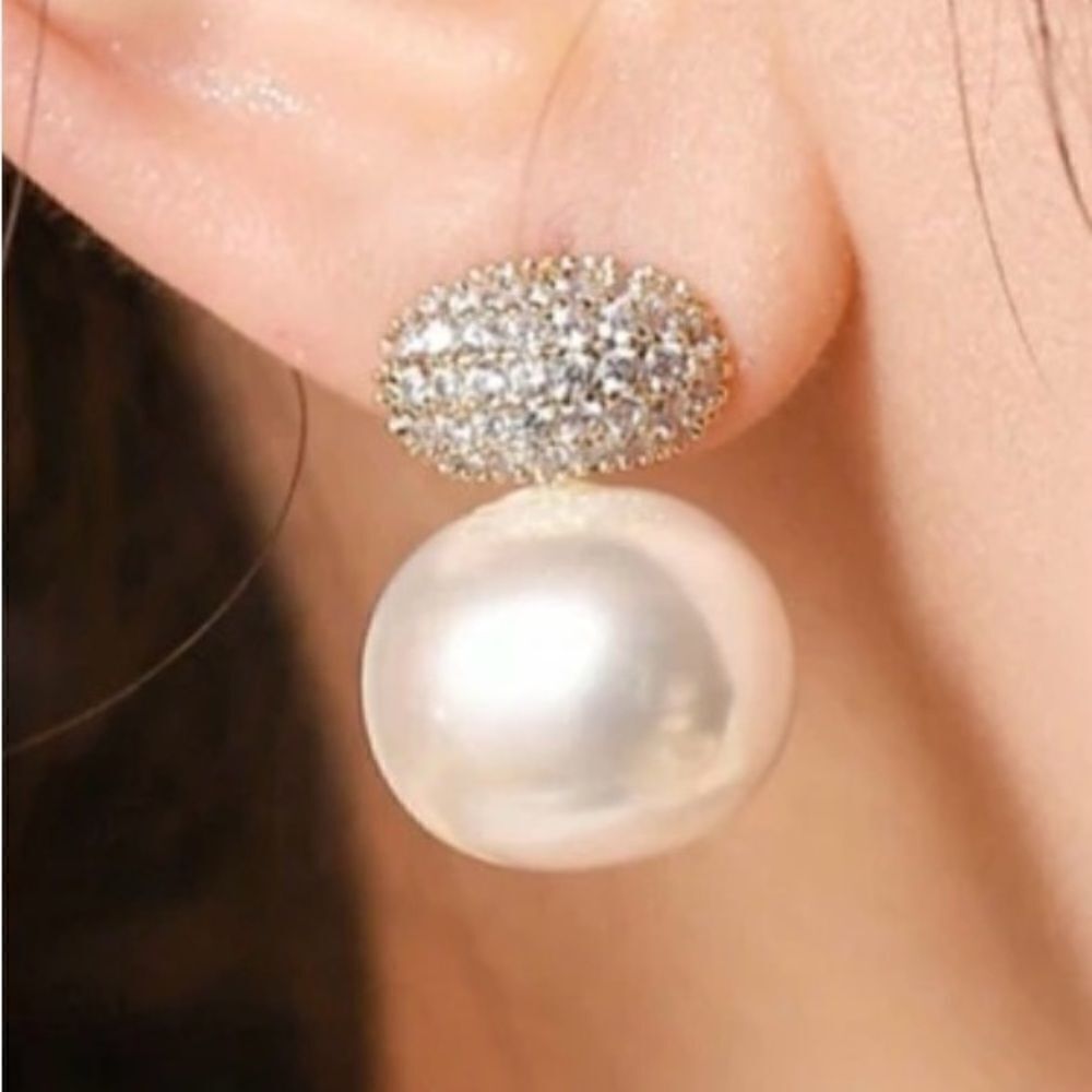 Vintage style pearl earrings N652